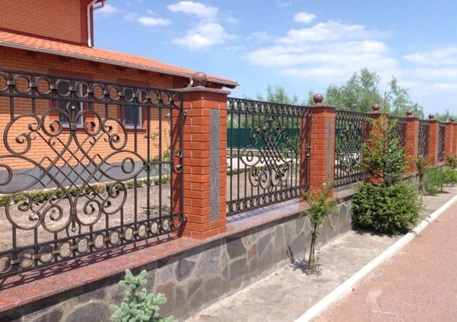 кованые и сварные заборы Яхрома